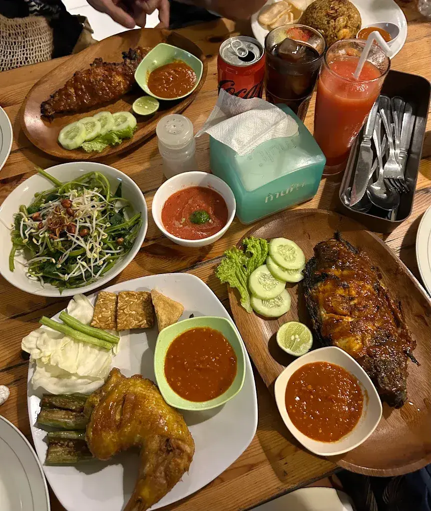 Corner Warung Selong Belanak