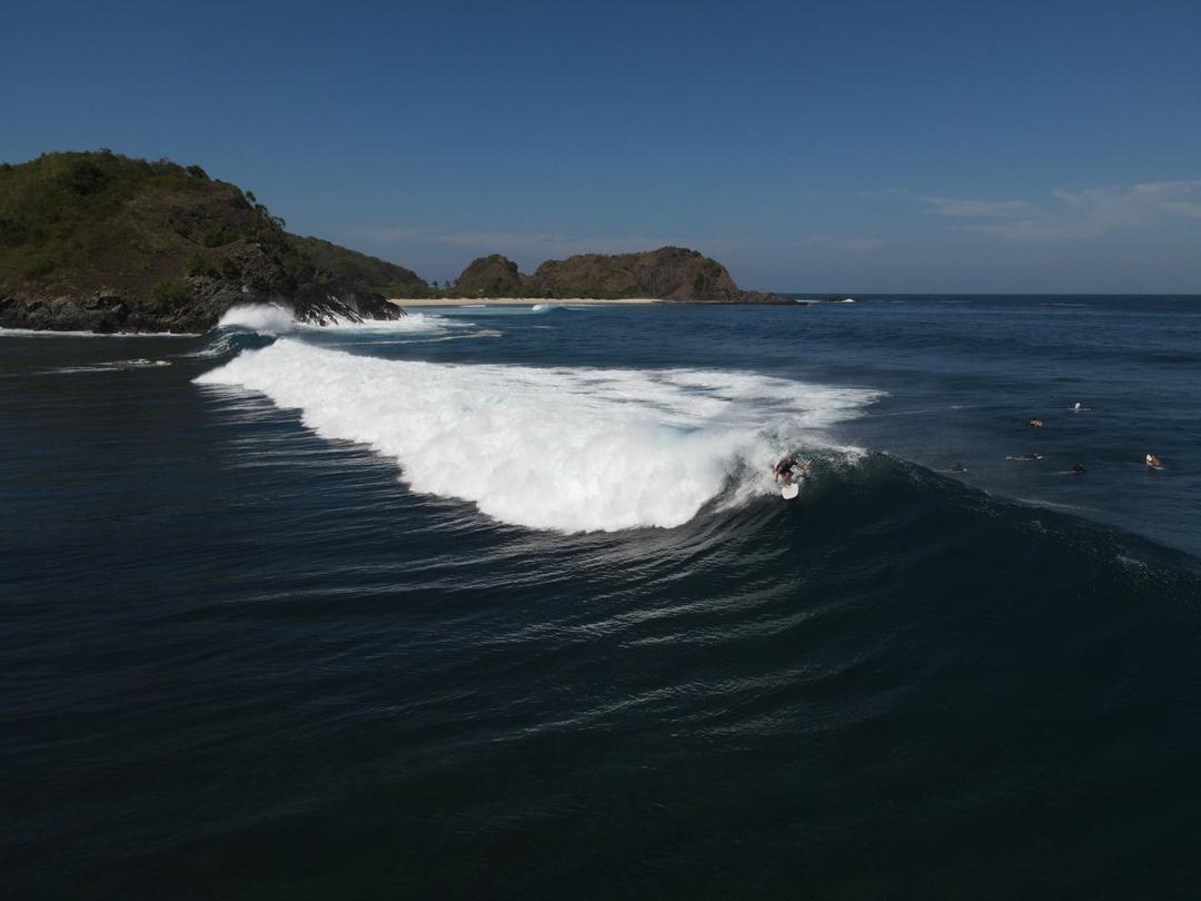 Mawi surf break