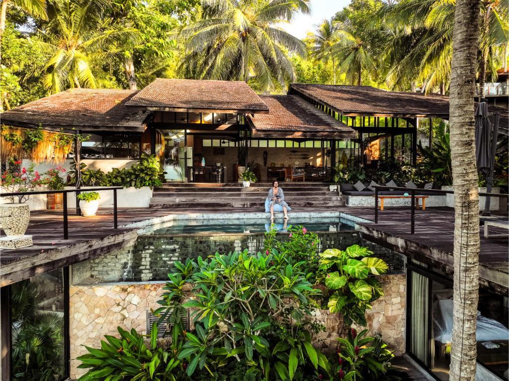 Tropical villa and private pool at Kirikan Villas
